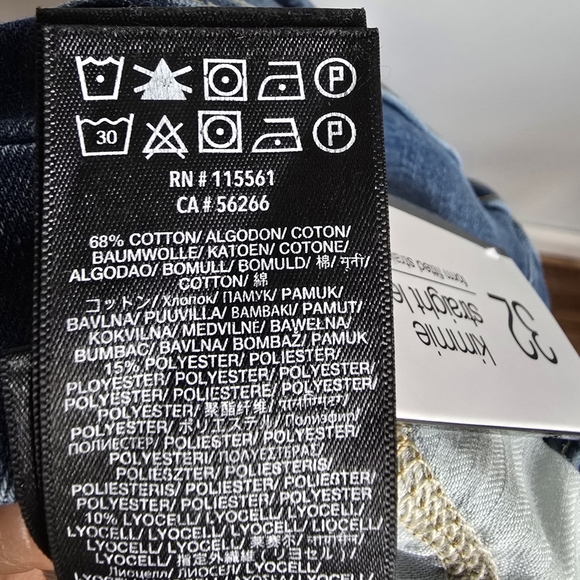 7 For All Mankind, New, Kimmie Straight Form Fitted Distressed Jeans, Size 32 - Picture 10 of 13